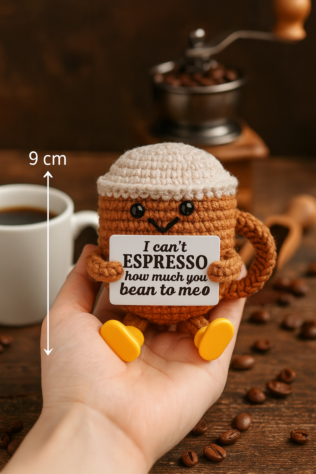 Mascotă croșetată, model Căniță Espresso, mesaj motivațional I can't espresso how much you bean to me