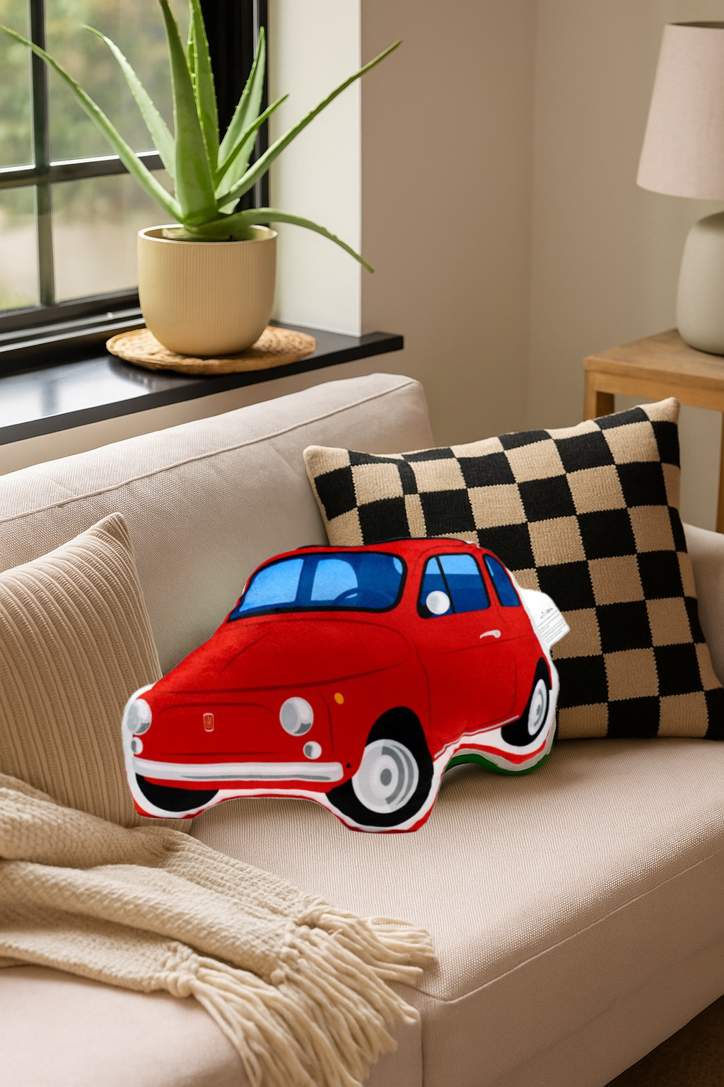 Pernă din plus în formă de Fiat 500, 23 x 34 x 8 cm – model rosu, perna decorativă