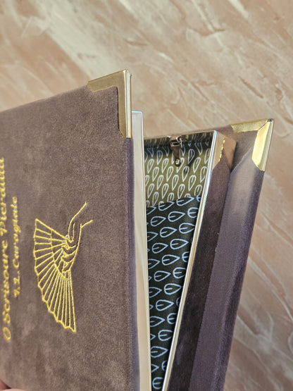 Geantă Carte Handmade – O scrisoare pierdută | Ediție Mocha Mousse