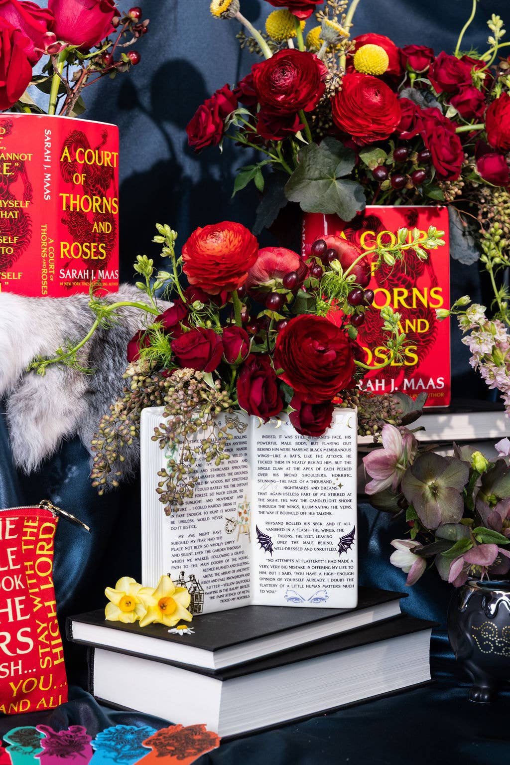 Vază Ceramică ACOTAR – Open Book | A Court of Thorns and Roses | Sarah J. Maas