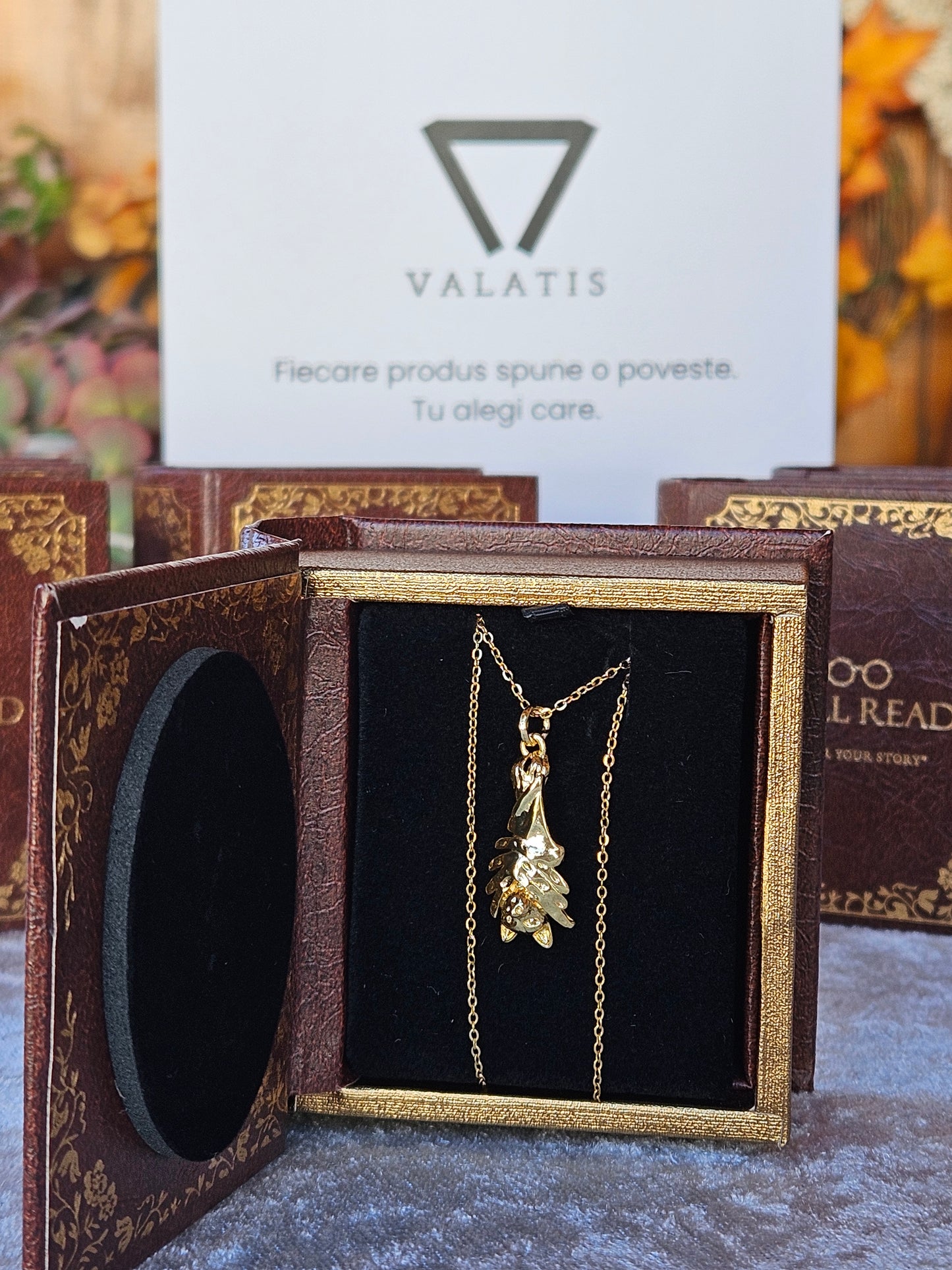 Lanț cu pandantiv Dracula, bijuterie inspirată din cărți