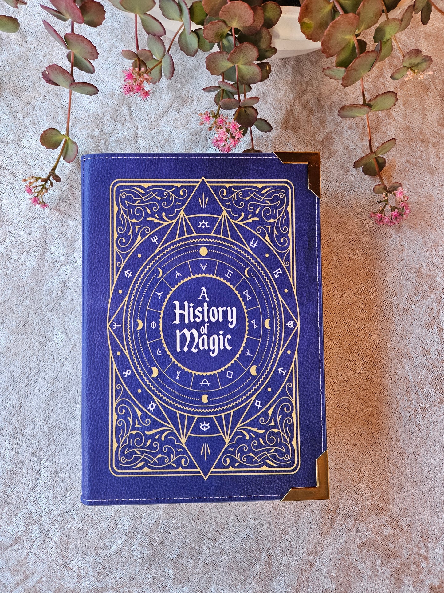 Geantă carte A History of Magic