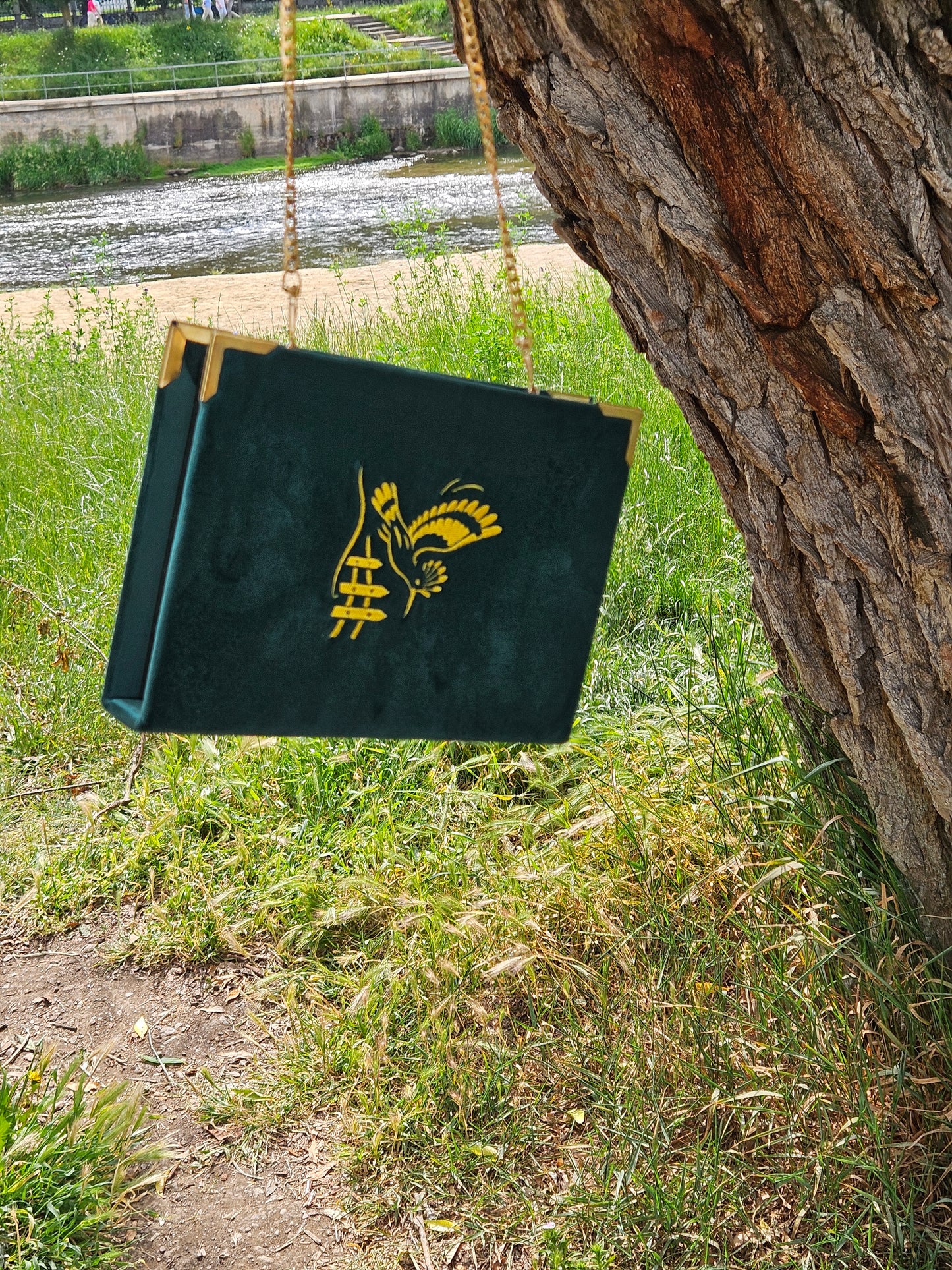 Geantă Carte Handmade – Amintiri din copilărie