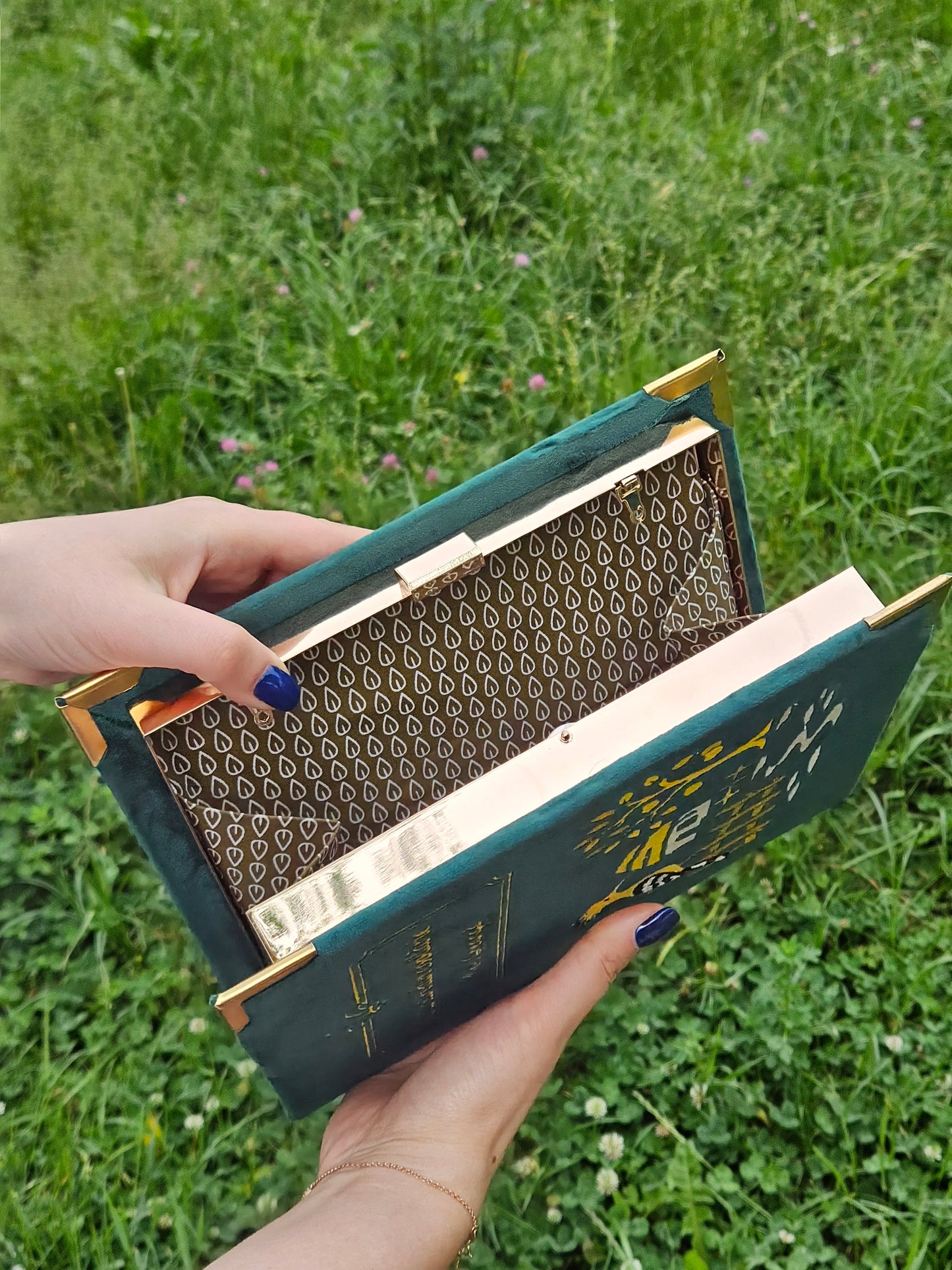 Geantă Carte Handmade – Amintiri din copilărie