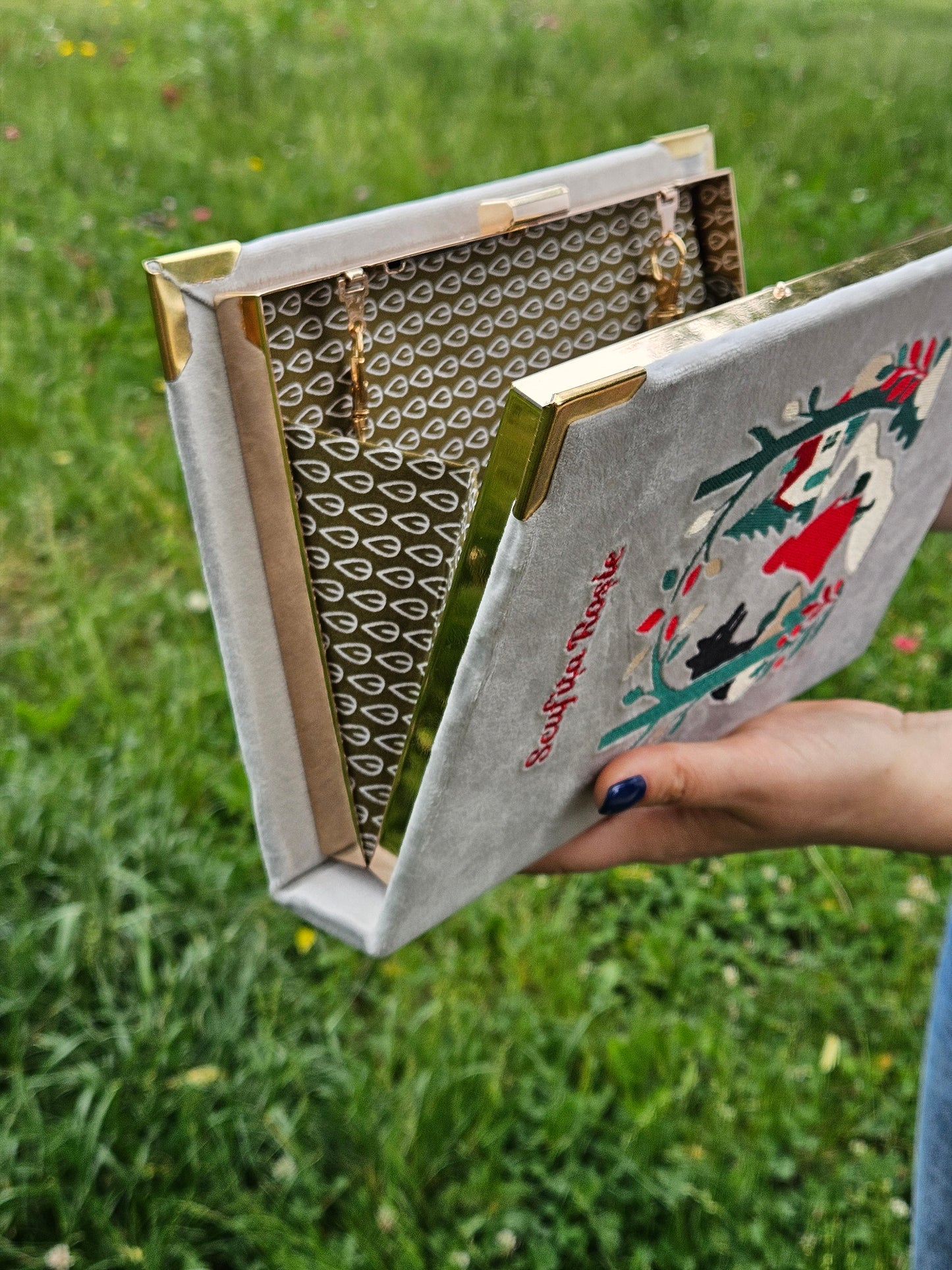 Geantă Carte Handmade – Scufița Roșie