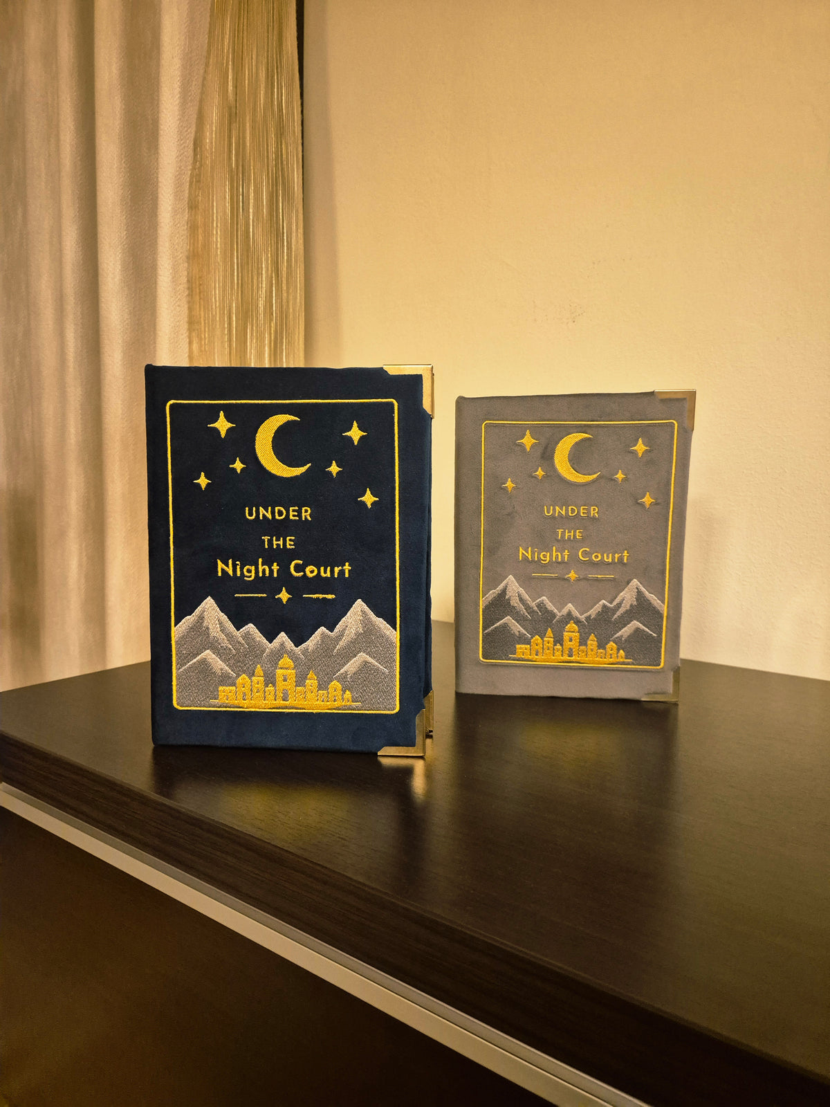 Geantă Carte Handmade – Under the Night Court | Grey
