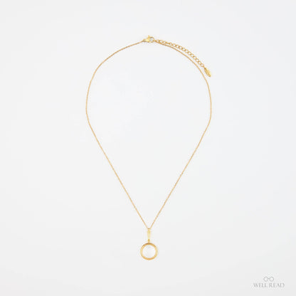 Lanț cu pandantiv Sherlock Holmes, bijuterie inspirată din cărți