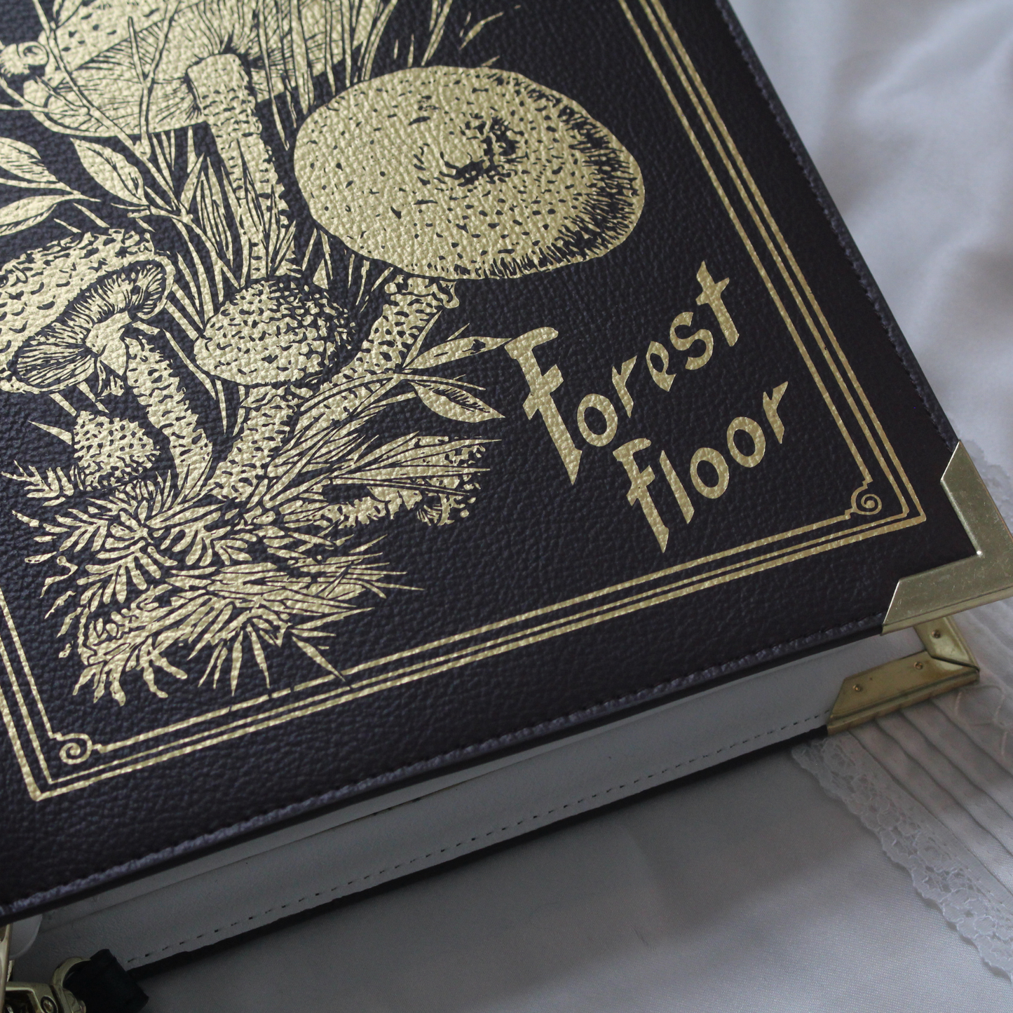 Geantă Carte Secrets of the Forest Floor - Ediție Luxury Gold Foiled