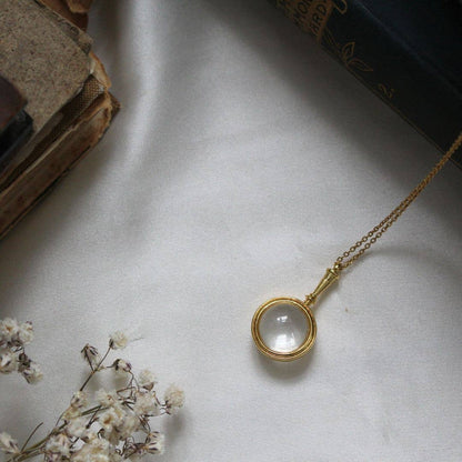 Lanț cu pandantiv Sherlock Holmes, bijuterie inspirată din cărți