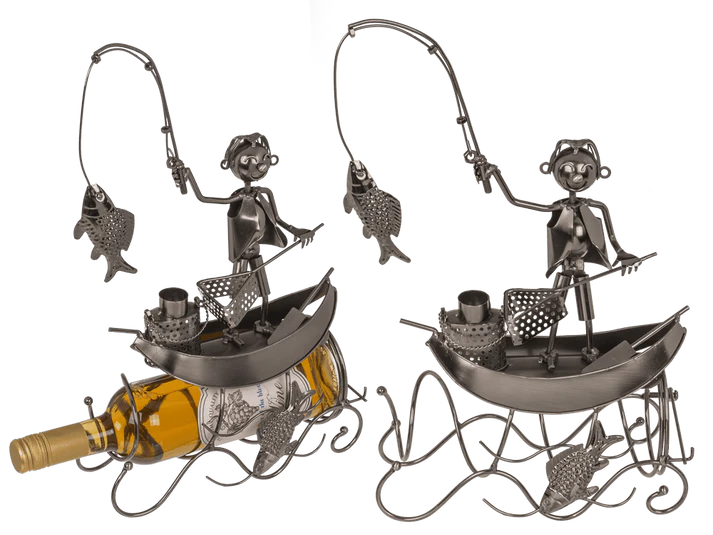 Suport pentru sticla din metal – design artistic Pescar contemporan
