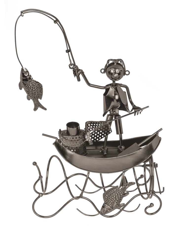 Suport pentru sticla din metal – design artistic Pescar contemporan