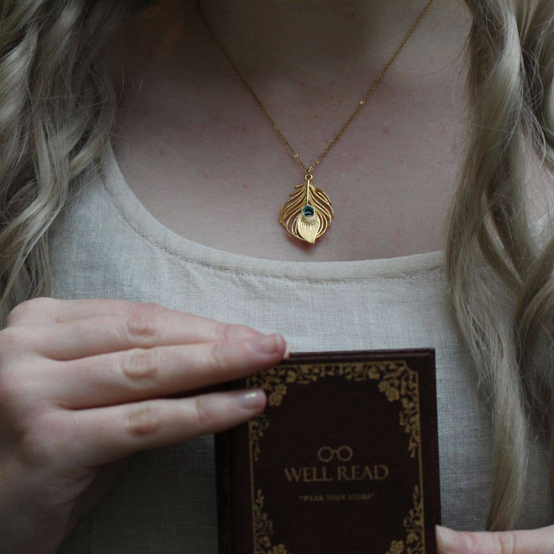 Lanț cu pandantiv Pride and Prejudice, bijuterie inspirată din cărți