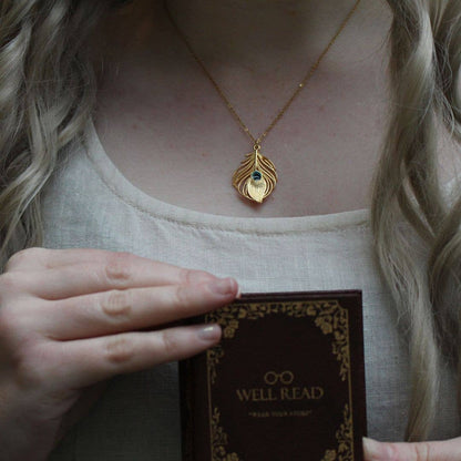 Lanț cu pandantiv Pride and Prejudice, bijuterie inspirată din cărți