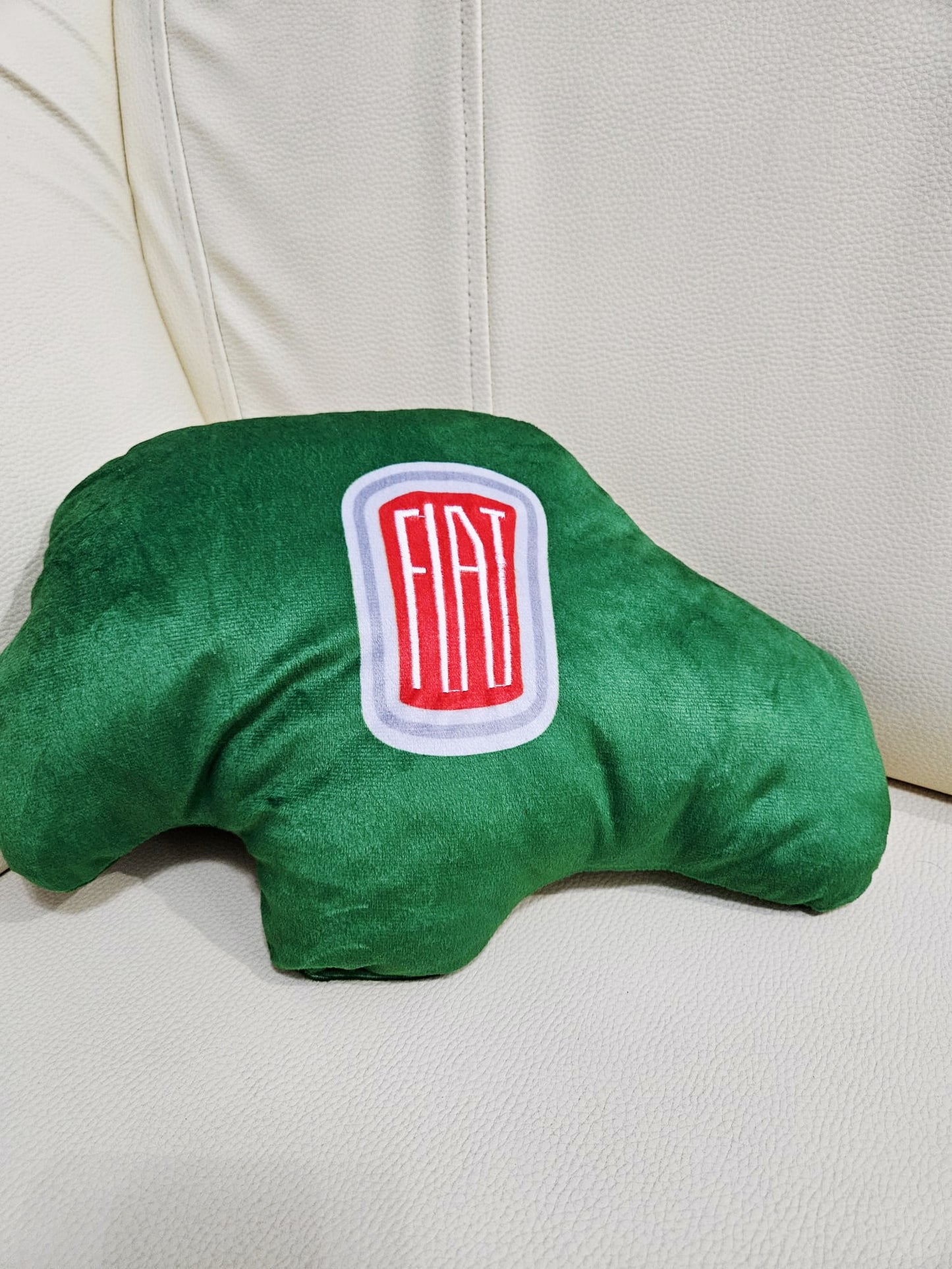 Pernă plush în formă de Fiat 500, 23 x 34 x 8 cm – model verde, perna decorativă