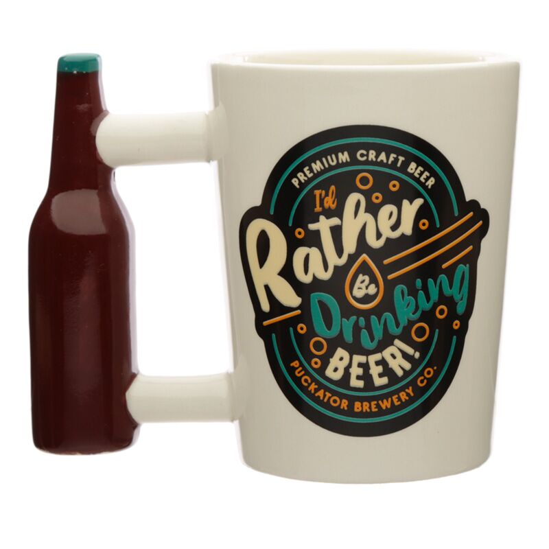 Cană ceramică 3D cu mesaj amuzant 'I'd Rather Be Drinking Beer', design modern și toartă în formă de sticlă de bere.