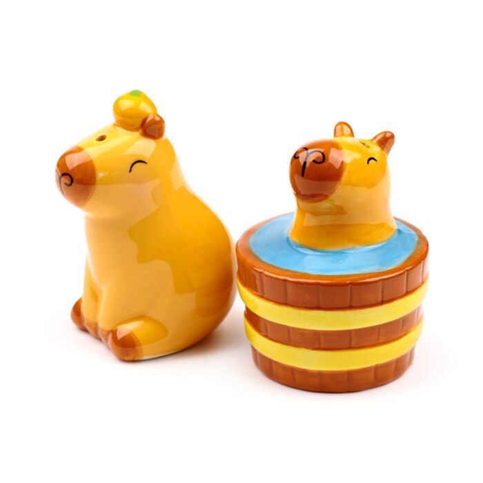 Set 2 recipiente pentru sare si piper, din ceramica, in forma de Capybara