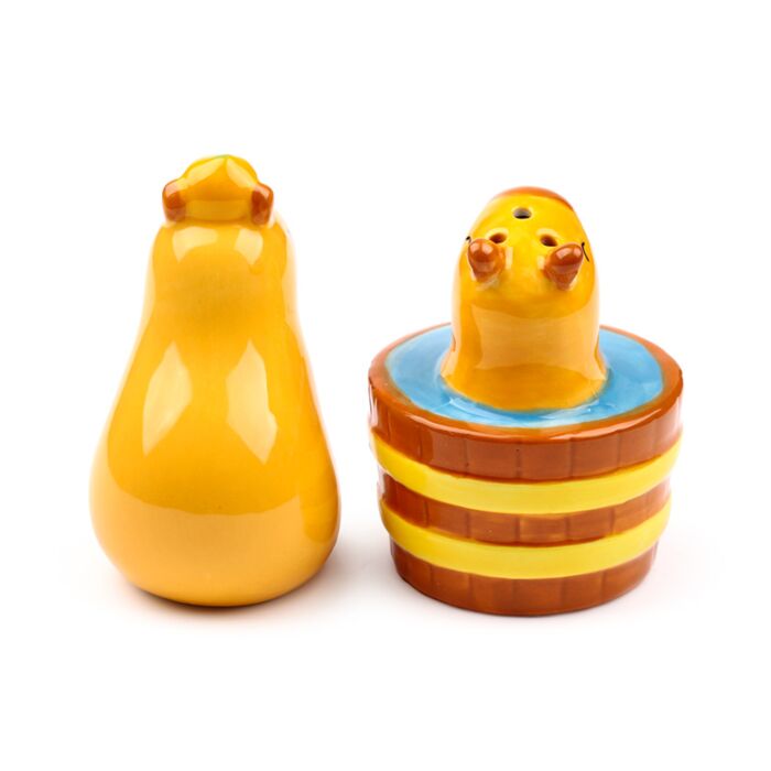 Set 2 recipiente pentru sare si piper, din ceramica, in forma de Capybara