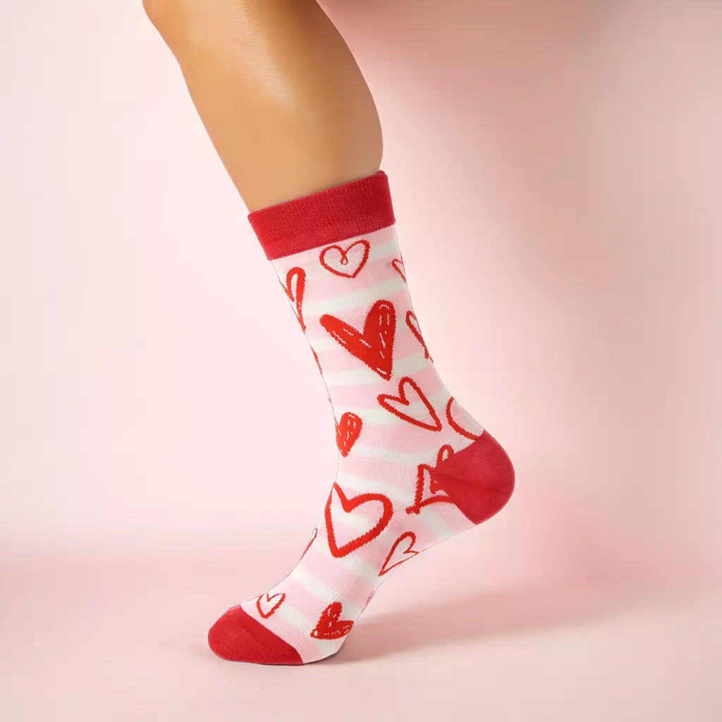 Sosete dama cu inimi, lungi, pentru un look feminin și confortabil