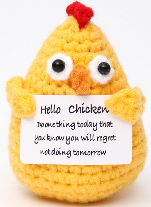 Mascotă croșetată, model găină, Positive Chicken, mesaj motivațional