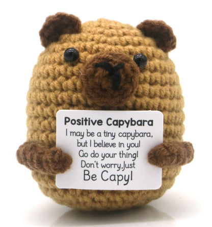 Mascotă croșetată, model capibara Positive Capybara, mesaj motivațional