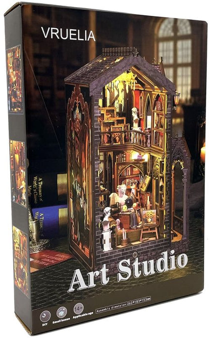 Book Nook Atelierul Artistului – Dioramă Fantasy 3D pentru Bibliotecă