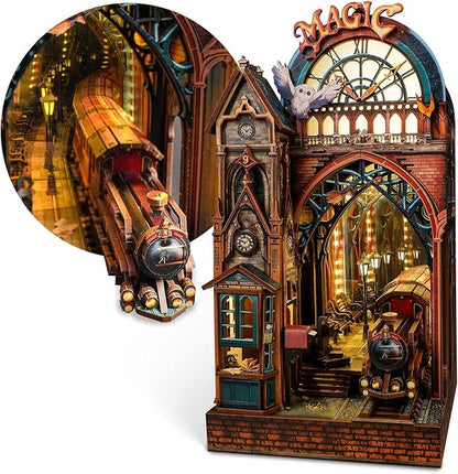 Book Nook Gara Fermecată – Dioramă Fantasy 3D pentru Bibliotecă