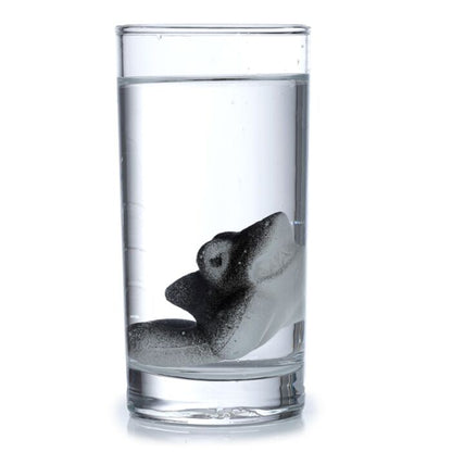 Jucărie interactivă Ou de rechin care eclozează în apă, Shark Hatching Egg