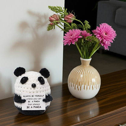 Mascotă croșetată, model panda, Positive Panda