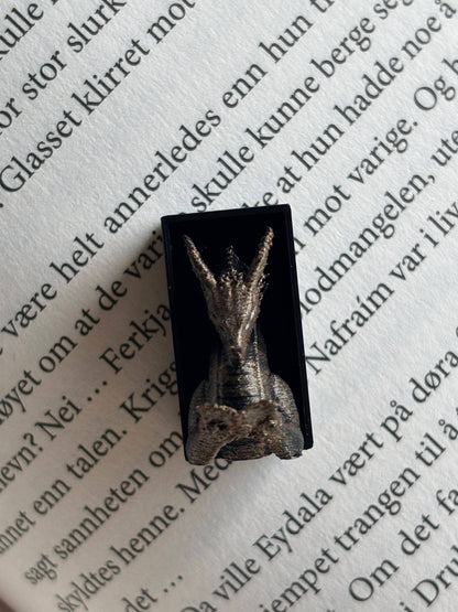 Mini Book Nook "Reading Dragon"