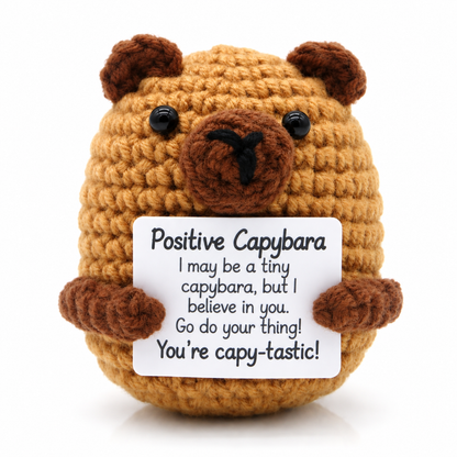Mascotă croșetată, model capibara Positive Capybara, mesaj motivațional