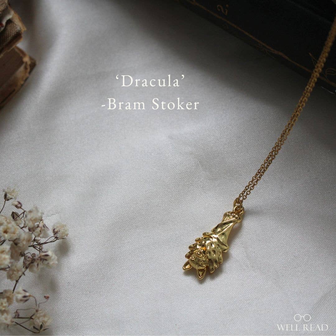 Lanț cu pandantiv Dracula, bijuterie inspirată din cărți