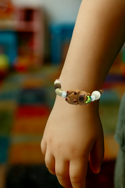 Brățară Capybara pentru copii – Accesoriu simpatic cu broscuță decorativă