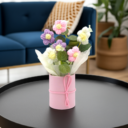 Flori croșetate Knitted Flowers, Buchet de Margarete roz adorabile în ghiveci roz