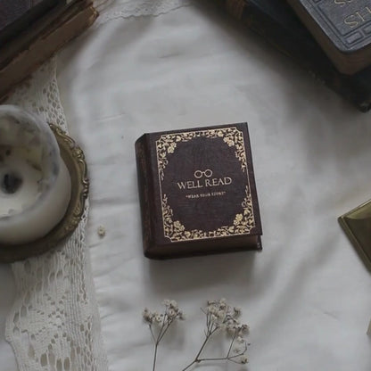 Lanț cu pandantiv Little Women, bijuterie inspirată din cărți