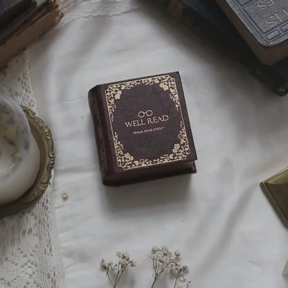 Lanț cu pandantiv Sherlock Holmes, bijuterie inspirată din cărți